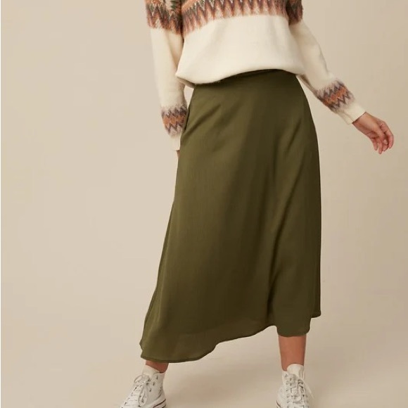 NWOT High Waisted Olive Green Express Midi Pencil Skirt size 6 - Picture 7 of 9